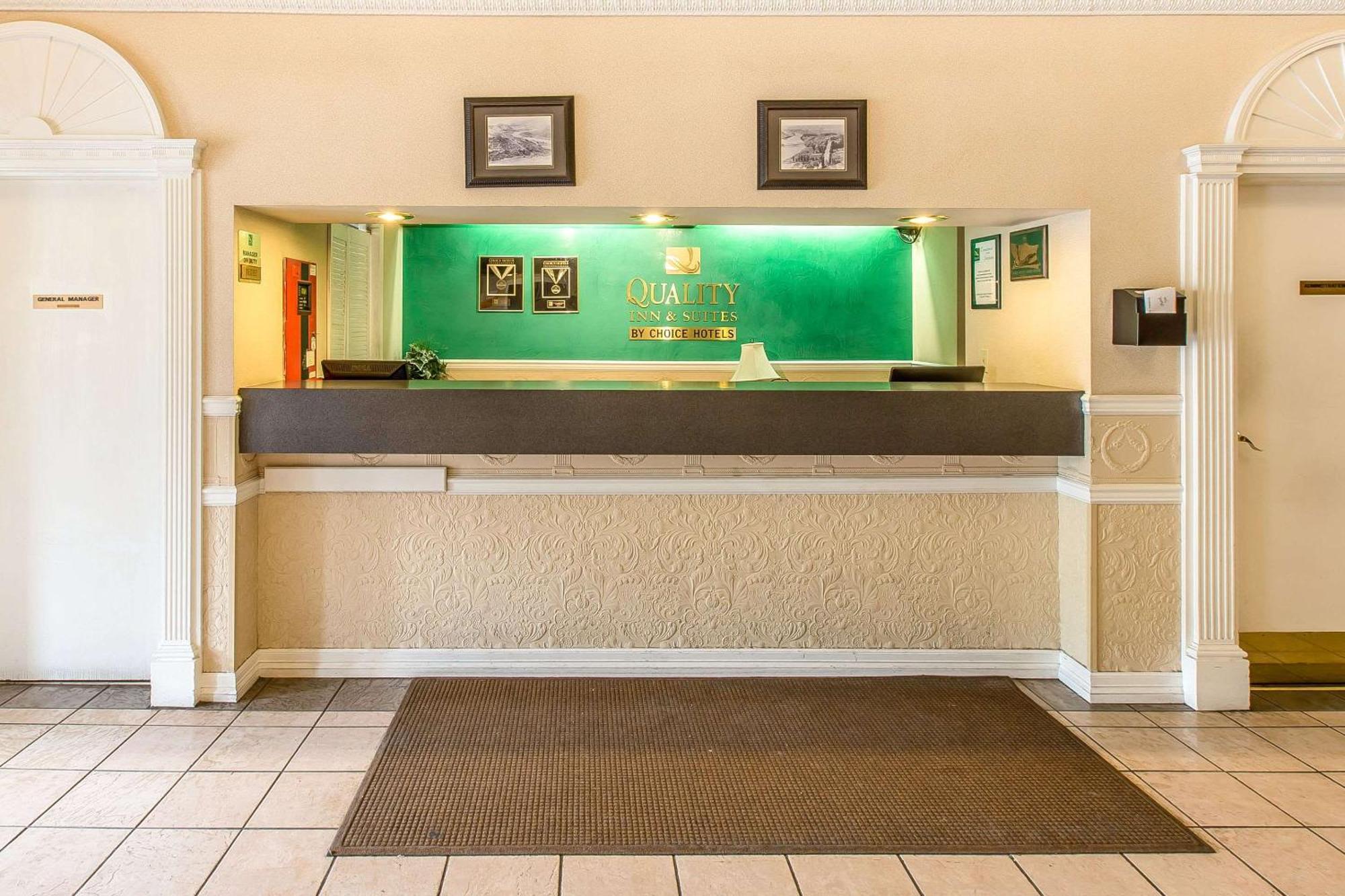 Quality Inn & Suites On The River Glenwood Springs Exterior foto