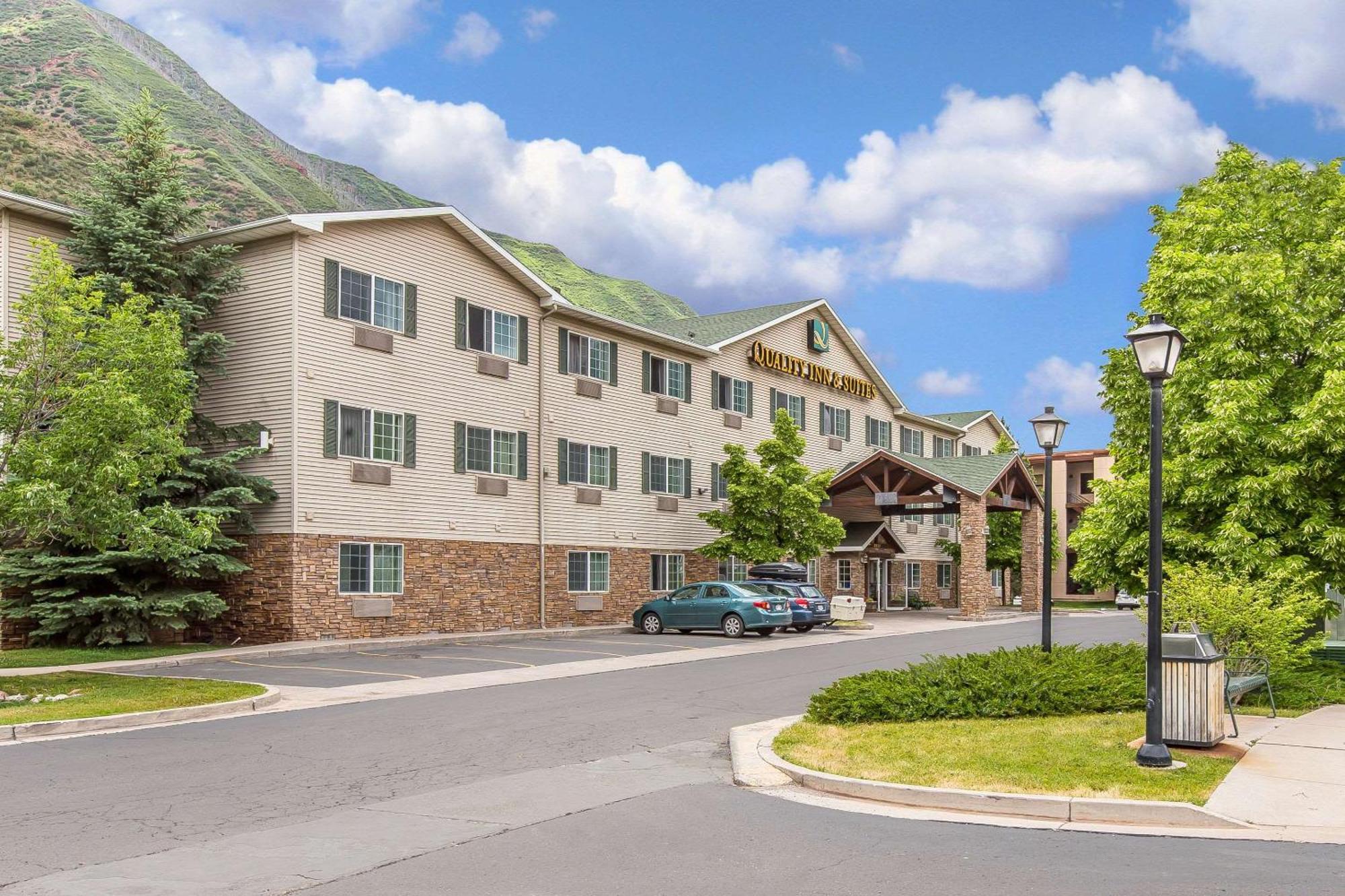 Quality Inn & Suites On The River Glenwood Springs Exterior foto